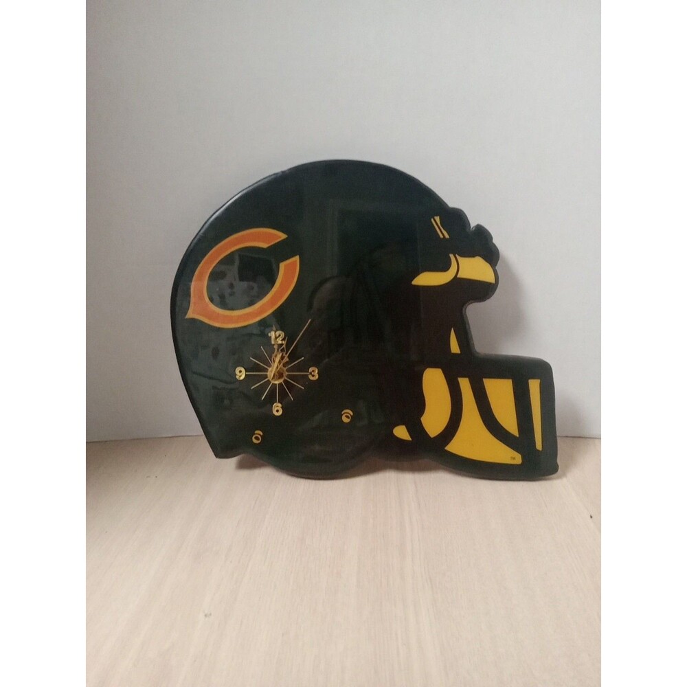 Vintage Chicago Bears Helmet‎ Shaped Clock. Battery Operated.